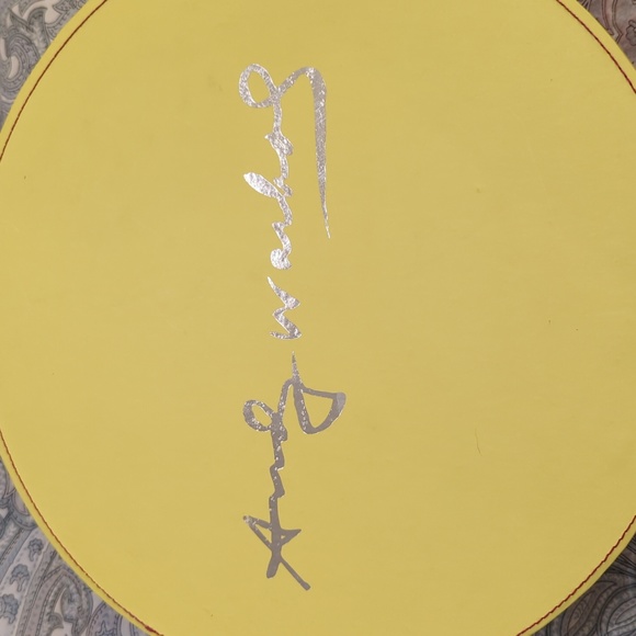 Andy Warhol Collectible Hat Box - Picture 8 of 9